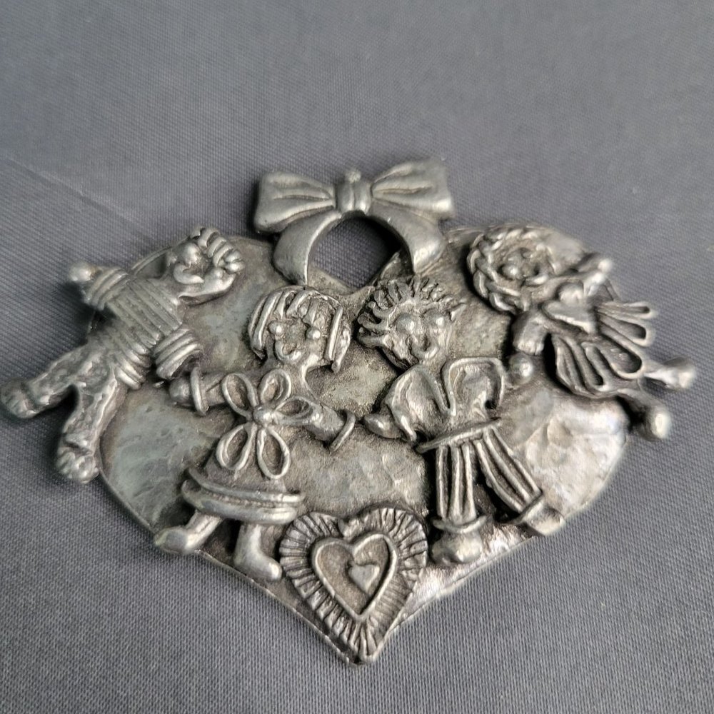 Marcie USA Pewter Children Pendant 4 Kids Heart Bow Vintage USA Made 2 inches